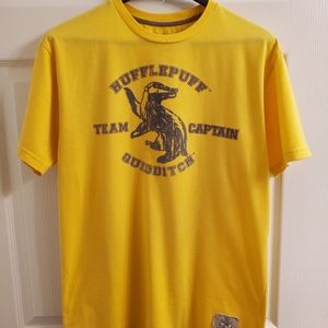 Harry Potter Hufflepuff Team Captain t-shirt size Medium from Universal Studios
